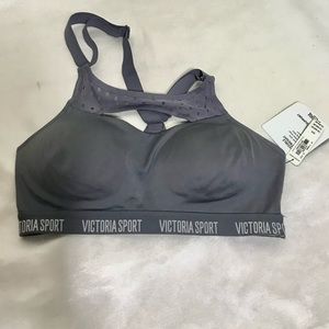 NEW VS incredible lightweight med support 32C bra